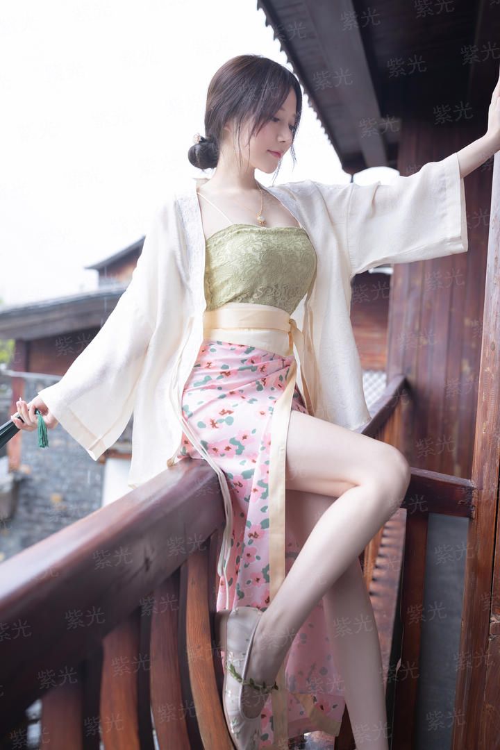 恨锁金瓶